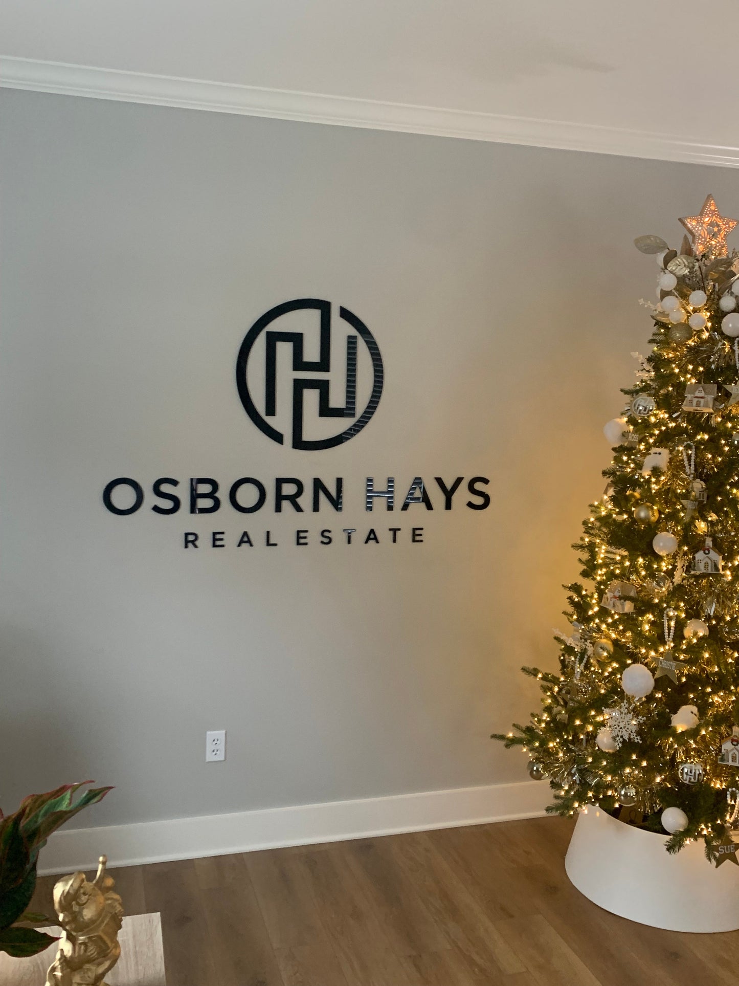 Custom 3D Laser Cut Business Logo Signs – Professional Storefront, Office, Restaurant & Cafe Signs | Wood or Acrylic | Indoor & Outdoor | Made in USA